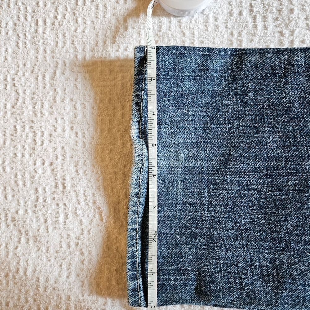 7 For All Mankind women's jeans. Pink sequenon back pockets, Y2K style - Picture 5 of 6